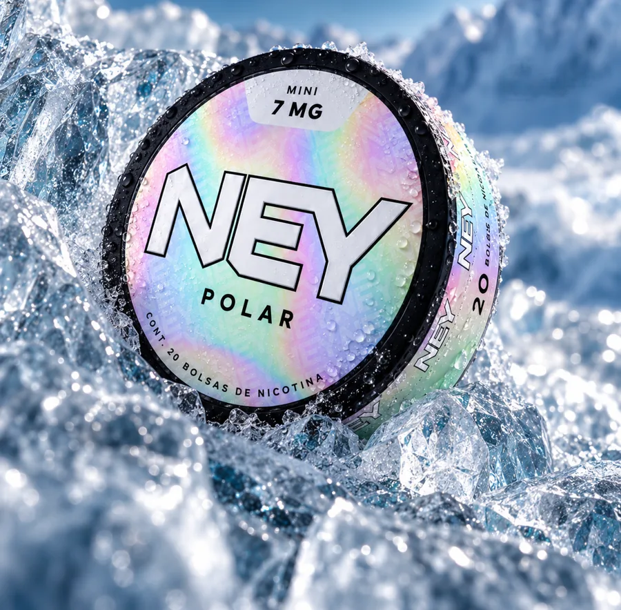 Lata NEY POLAR sobre hielo.